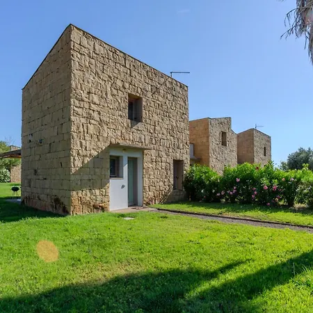 Golden Stone Villa: Pool Relax Villa Masainas