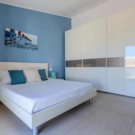 Golden Stone Villa: Pool Relax Villa